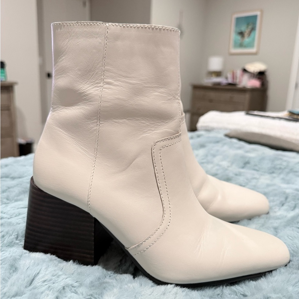 Blondo Salome Cream Waterproof Leather Boots Size 7.5